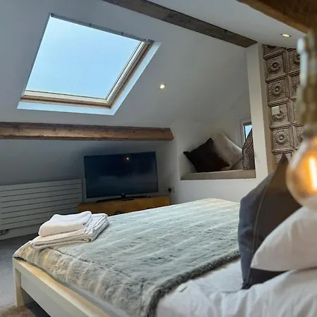 Bounty On The Lakes *